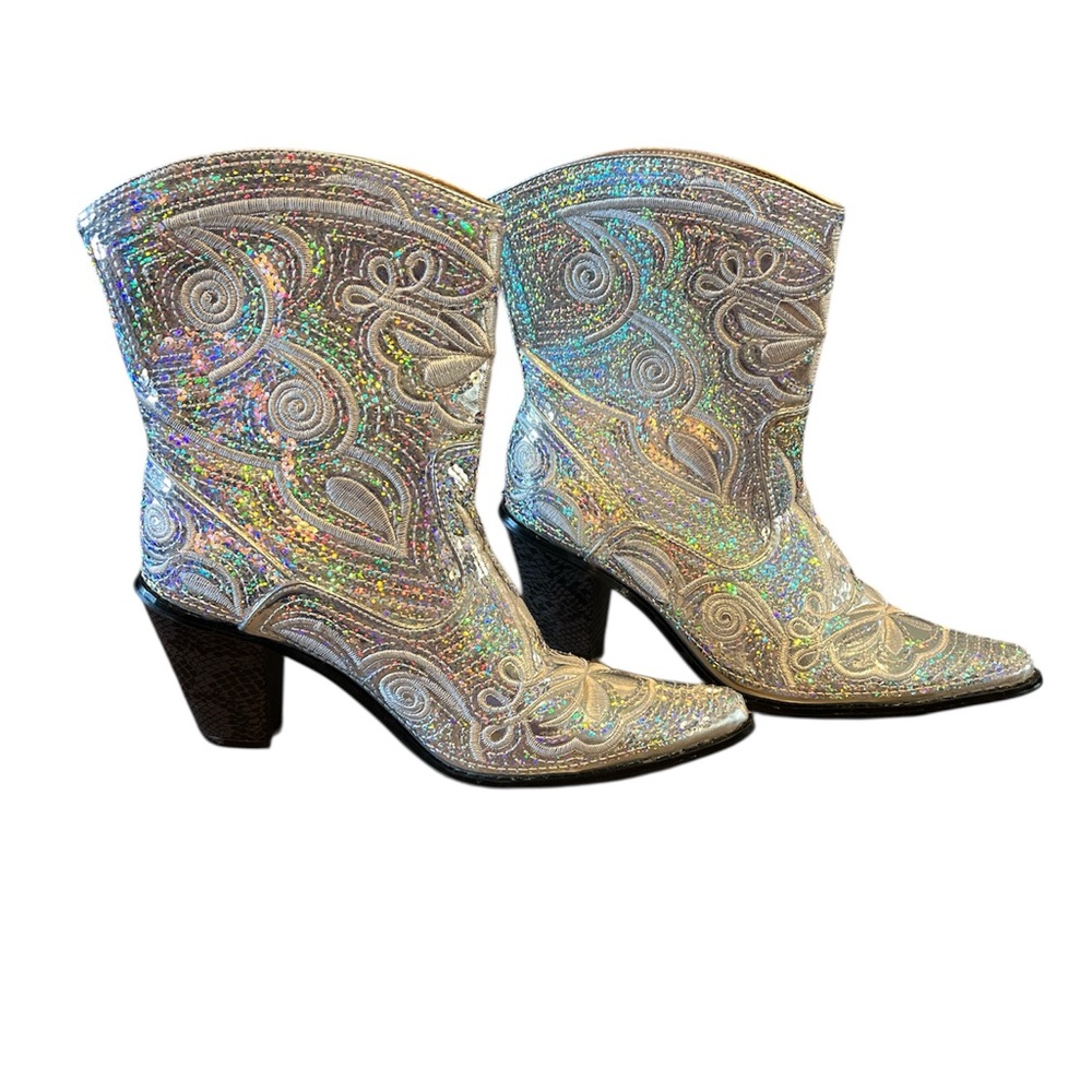 Helen's Heart Embroidered Sequin Silver Metallic bridal/wedding Booties Size 7